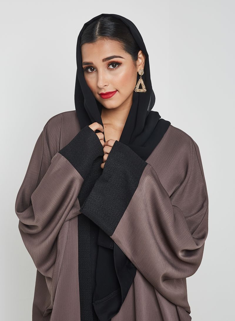 Bahraini style bisht abaya