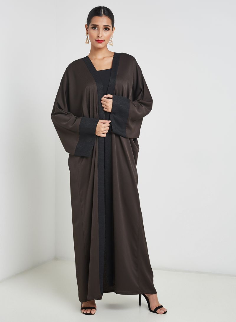 Bahraini style bisht abaya