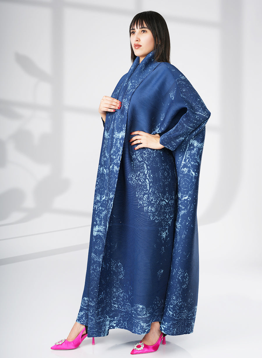 A Modern Bahraini Style Self-Printed Pleated Bisht Abaya With Classic Patterns | Bsi4107