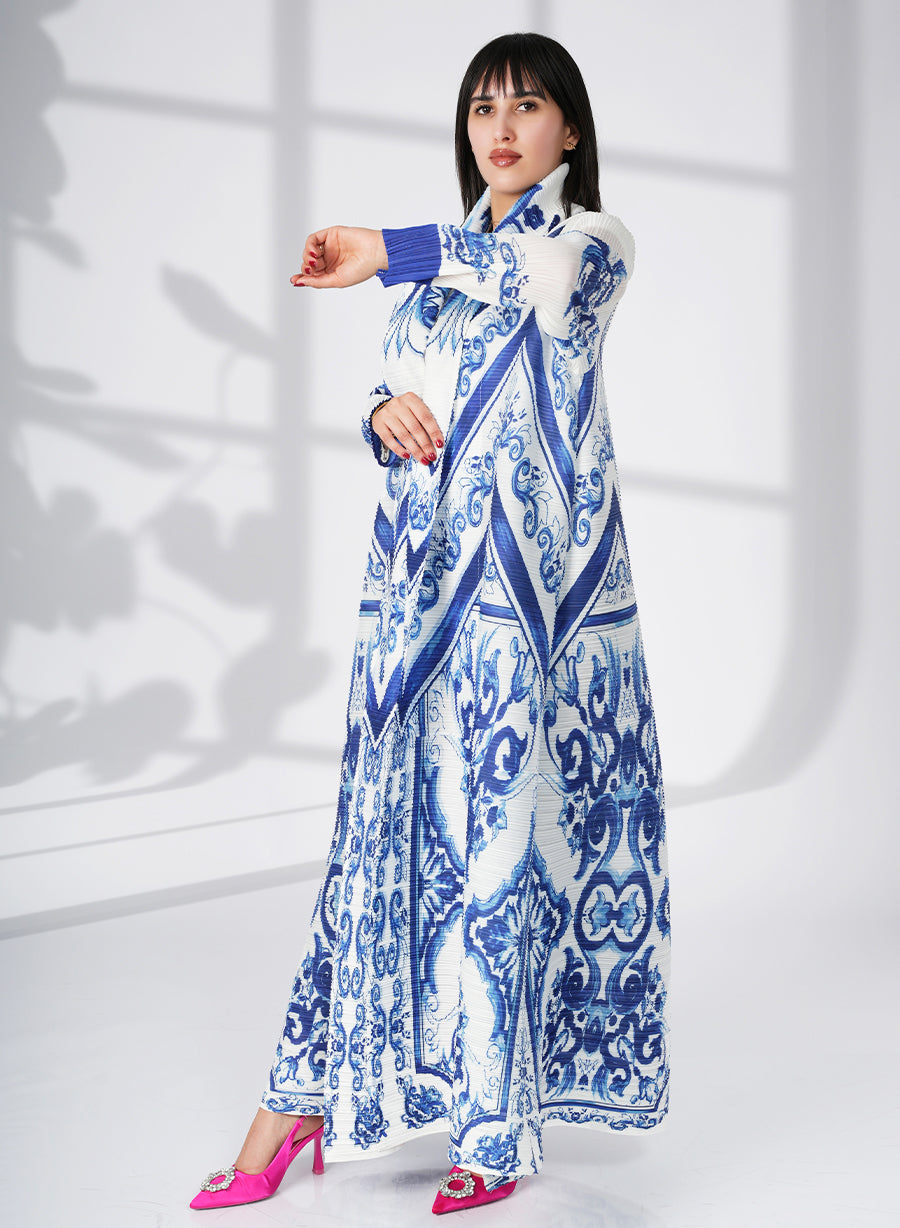 A Modern Self-Printed Pleated Bisht Abaya With Classic Patterns | Bsi4133