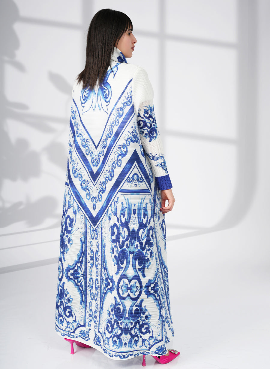 A Modern Self-Printed Pleated Bisht Abaya With Classic Patterns | Bsi4133