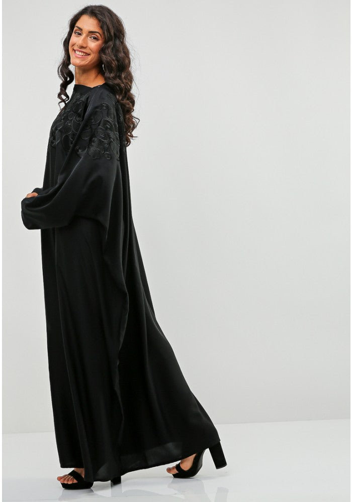 black bahraini style abaya